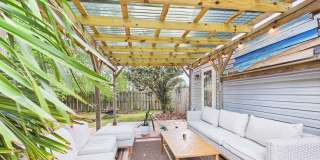 Beautiful 3 bd/ 2.5 house with Renovated Kitchen Gallery 44