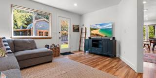 Great CDA Location! Gallery 7