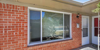 Adorable 2 bedroom 1 bath apartment! Gallery 1