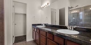 Beautiful 2 bdrm end unit with attach 2 car garage Gallery 26