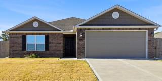 Move‑In Ready! Open Concept Home with Fenced Yard & Stainless Appliances Move‑In Ready! Open Concept Home with Fenced Yard & Stainless Appliances Gallery 1