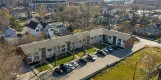 Royal Oakland Apartments Gallery 14