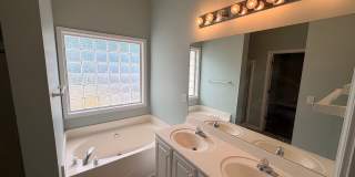 Charming 3-Bedroom Home In City Square! Gallery 12