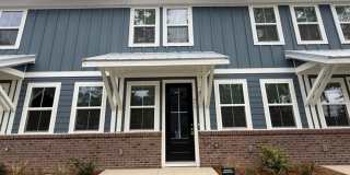 3 Bedroom 2.5 Bathroom Townhouse in Windward Village - Summerville Gallery 1