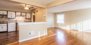 Lovely Large 3 Bedroom 1 1/2  Bath Ranch Style Home Gallery 14