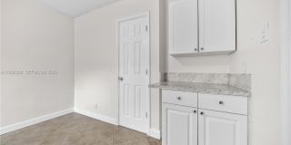 1041 NE 9th Ave Gallery 18