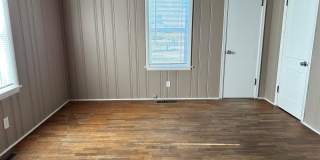 2 Bedroom 1 Bath walking distance to downtown in Amazing Neighborhood Gallery 9