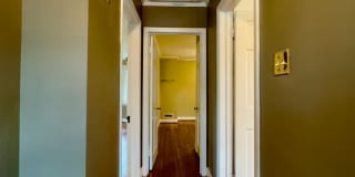 Spacious 4-Bedroom Single Family House in Baltimore Gallery 35
