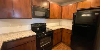 3 Bed 2 Bath 2 Car Garage Duplex with Mowing Included AND all Kitchen Appliances! Gallery 7