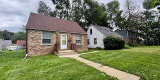 Spacious 3BR Milwaukee Home | Additional Bonus Room | Large Yard | 1 Car Garage + 1 Car Parking Slab | Keyless Entry Locks Spacious 3BR Milwaukee Home | Additional Bonus Room | Large Yard | 1 Car Garage + 1 Car Parking Slab | Keyless Entry Locks Gallery 1