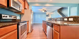 Updated 3BR Townhome | Community Pool, Gym, Pickleball, & Tennis Courts | Easy RTP Access Gallery 10