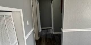 122 Oak Street Gallery 4
