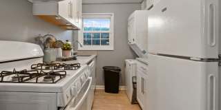 Plug and Play Luxury Condo Next to the Metro: Parking & Utilities Included Gallery 15