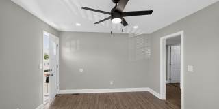 Charming 2BR Duplex in Oak Ridge Gallery 4