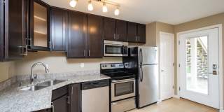 205 1/2 6th St Gallery 1