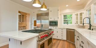 Rarely Available Private Estate in Manoa! Move in Ready! Gallery 3