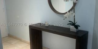 4775 Collins Ave Gallery 13