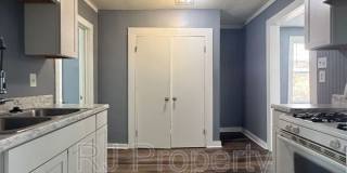 425 Carpenter St Gallery 7