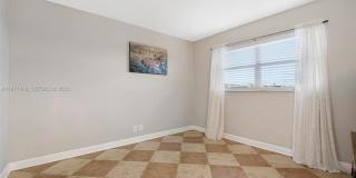 1000 NE 14th Ave Gallery 14