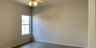 Lovely 3 Bedroom, 2 Bath In The NW! Gallery 8