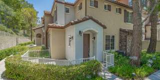 COMING SOON! Village Walk 2 Bedroom for Rent in Valencia! Gallery 1