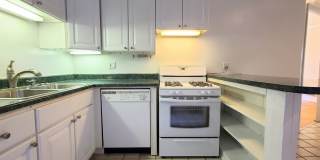 1216 N Dearborn St Gallery 6