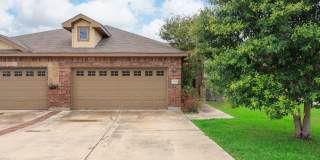Beautiful 3 Bedroom Duplex in New Braunfels!!! Gallery 1
