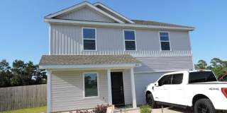 Convenient to bases & beaches! Gallery 1