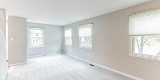 5335 LAKE COVE Court Gallery 6