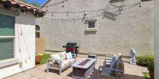 2930 N RAVEN -- Gallery 32