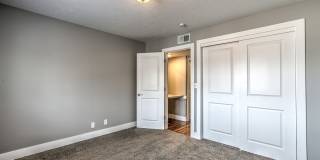 Eleanor Gallery 30