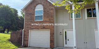 Large Updated 3 Bedroom/2 Bath Duplex in Lee's Summit Large Updated 3 Bedroom/2 Bath Duplex in Lee's Summit Gallery 2