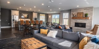 One Glenn Place Gallery 15