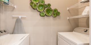 Vintage Foxland Apartments Gallery 18