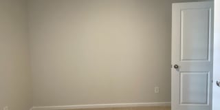 Room in 4 Bedroom Home at Statesville Ave Gallery 26