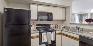 Gables CityWalk Waterford Square Gallery 5