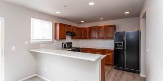 Beautiful 4-bedroom 3-bath located in Stetson Hills! Gallery 8