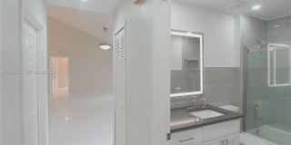 518 NE 48th St Gallery 19