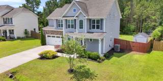 4 bedroom 2.5 bathroom home close to beaches, shopping, and Marine Corps Bases. Gallery 63