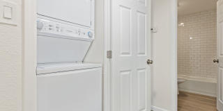 Stylish. Newly Renovated. Cozy, Boutique Community - On Broadway Apartments Gallery 19