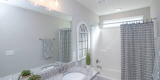 Like New Luxury Townhome! 3 BR, 2.5 BA, 2 Car Garage, Pool, Dog Park, and More! Gallery 25