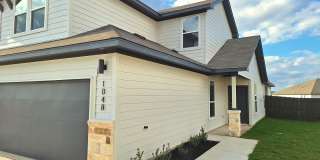 Stunning 4x3 Luxury Duplex in Buda, TX! Gallery 1