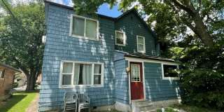 4 bedroom 1 1/2 bath single family house with yard. Gallery 51