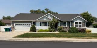 Spacious 6-Bedroom Home for Rent in Lehi Gallery 1