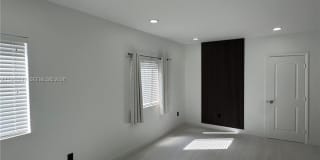 109 NW 6th Ave Gallery 1