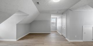 2224 N Kenwood Avenue Gallery 29