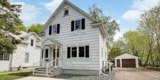 6 Bdrm/2 Bath In Como w/ Off-street parking Gallery 1