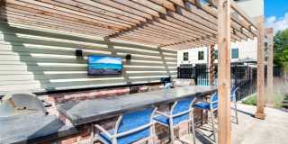 306 Riverfront Gallery 5