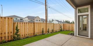 Beautiful 4 Bedroom + Office Home with Open Layout, Gourmet Kitchen & Large Entertainment Room Gallery 27