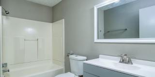 Room in 4 Bedroom Home at Grand Ave SW Gallery 12